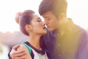 国产情侣高清,浪漫瞬间，甜蜜定格